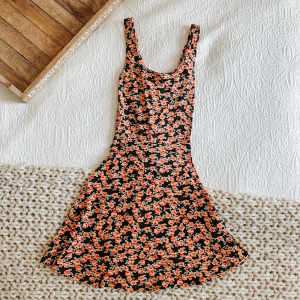 Floral sun dress🌞HOST PICK🌞